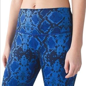 Lululemon pants snake print blue size 4 yoga